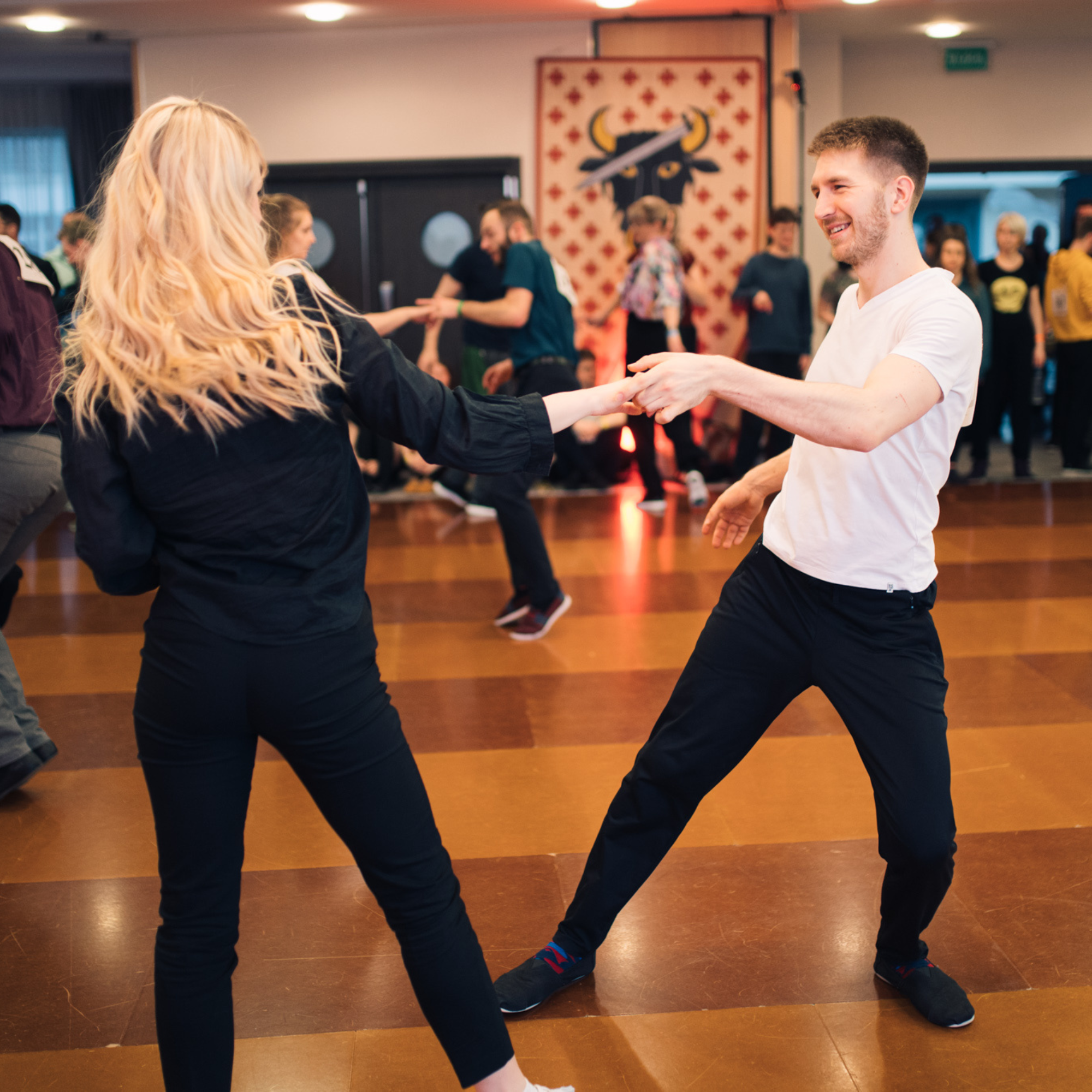 West Coast Swing: kursy WCS w Krakowie – Szkoła Skalski Dance Kraków